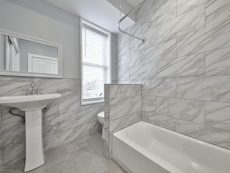 400 W Penn St #2 — Photo 18