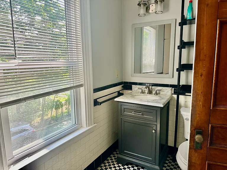 465 Auburn St #1 — Photo 11