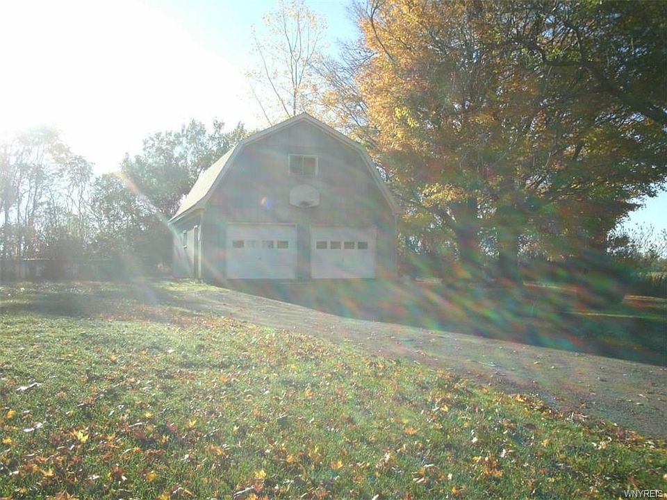 2nd image of 11610 Sanderson Rd