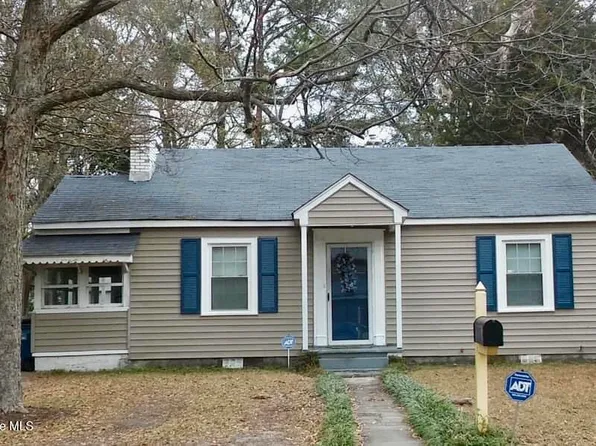 138 W Circle Court, Fayetteville, NC 28301