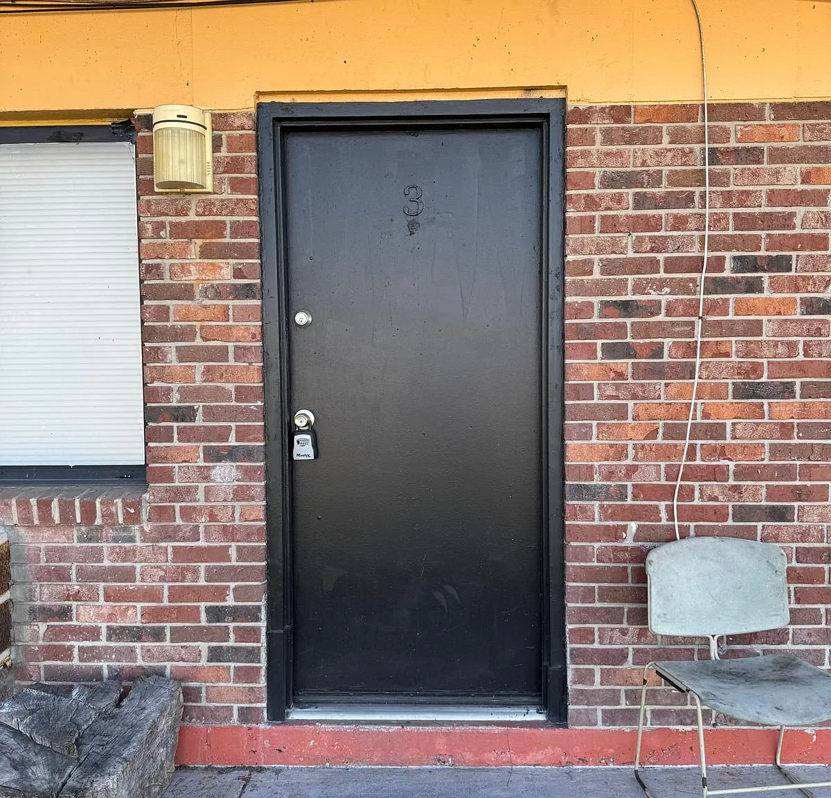 1128 W Jackson St — Photo 2