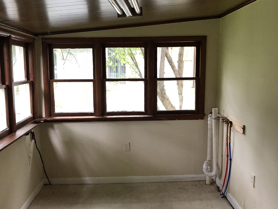 2nd image of 226 N Granger St