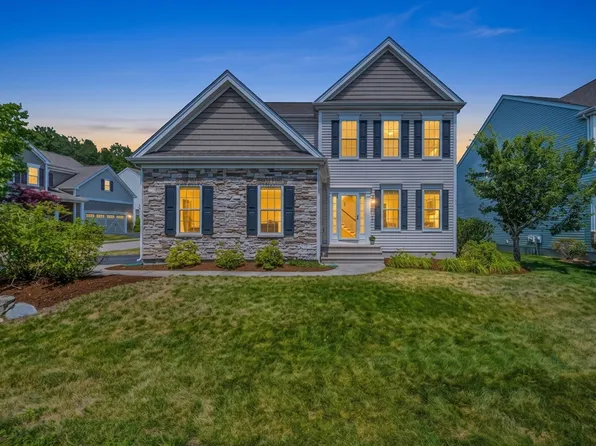 14 Autumn Ridge Dr, Hopkinton, MA 01748