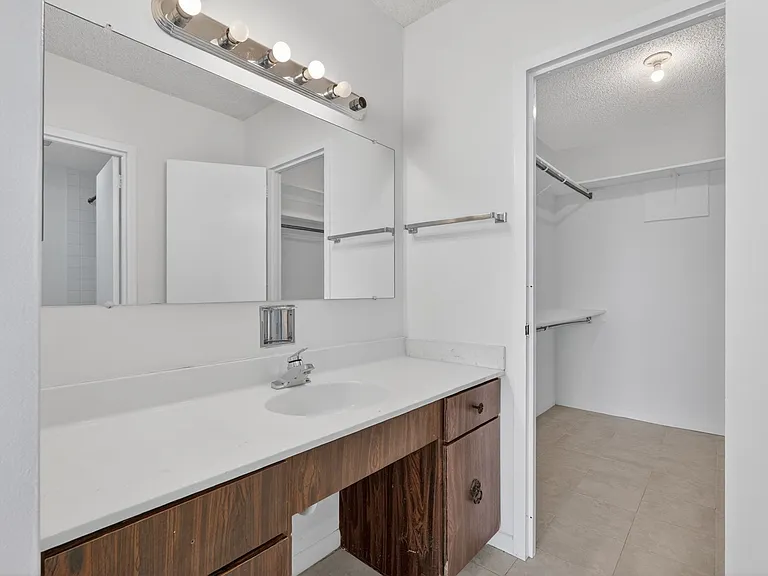 3701 S George Mason Dr — Photo 4