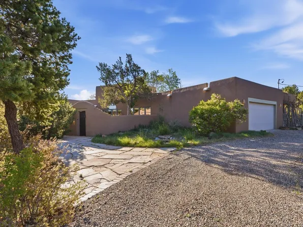 3 Woodbriar Ln, Cedar Crest, NM 87008