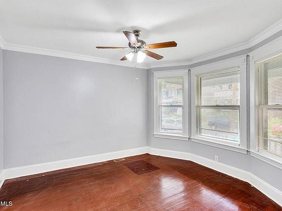 5th image of 9 Kent St #1