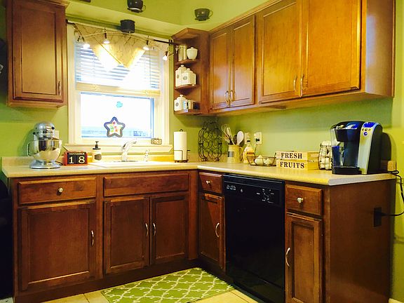 4th image of 28851 Hathaway St