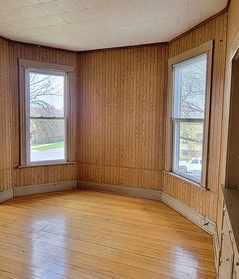 2155 N Kilbourn Ave — Photo 7