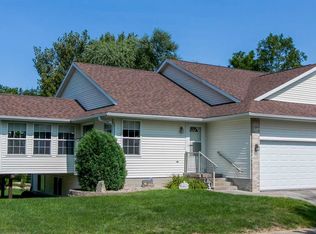 4037 Treeline Ct NE, Cedar Rapids, IA 52411