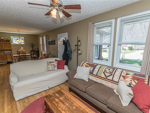 3rd image of 4139 W 210th St