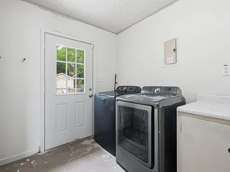 32 Cascabellas St — Photo 22