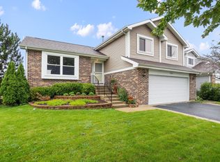 1021 E Olde Virginia Rd, Palatine, IL 60074