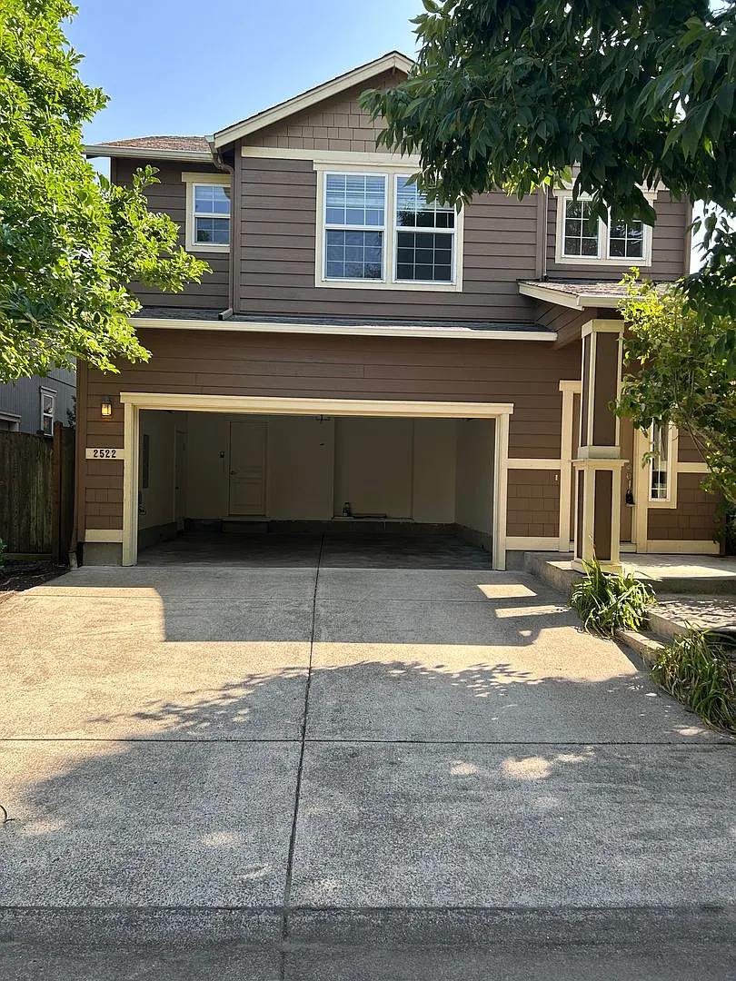 2522 Mountain Terrace — Photo 1
