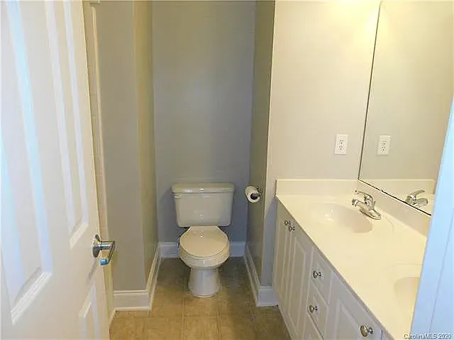 733 Grandin Rd — Photo 17