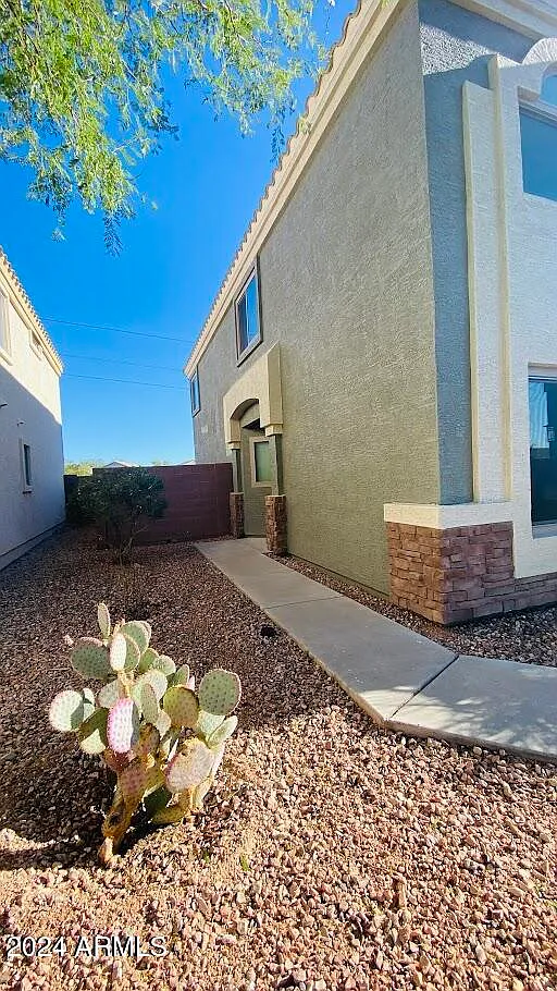 4 bed, 2.5 bath, 2154 sqft, $1,895 — Photo 4