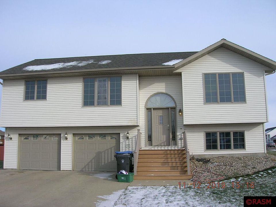 1st image of 301 Maverick Dr