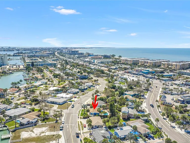 6892 Gulf Winds Dr #2 — Photo 47