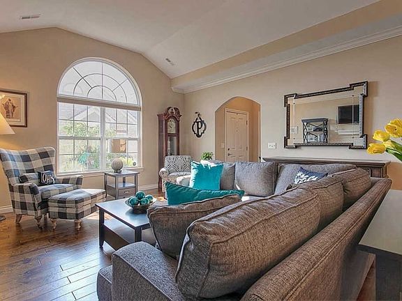 3rd image of 6853 Liberty Cir #33