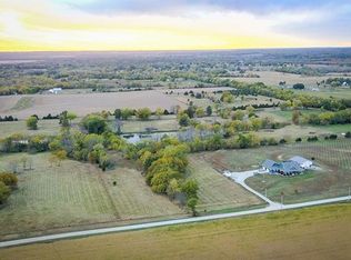 33300 S Crescent Hill Rd, Osawatomie, KS 66064