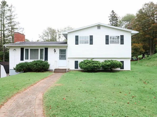 52 Evergreen Dr, Salmon River, NS B2N 5J3