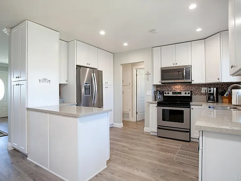 925 La Fiesta Way — Photo 37