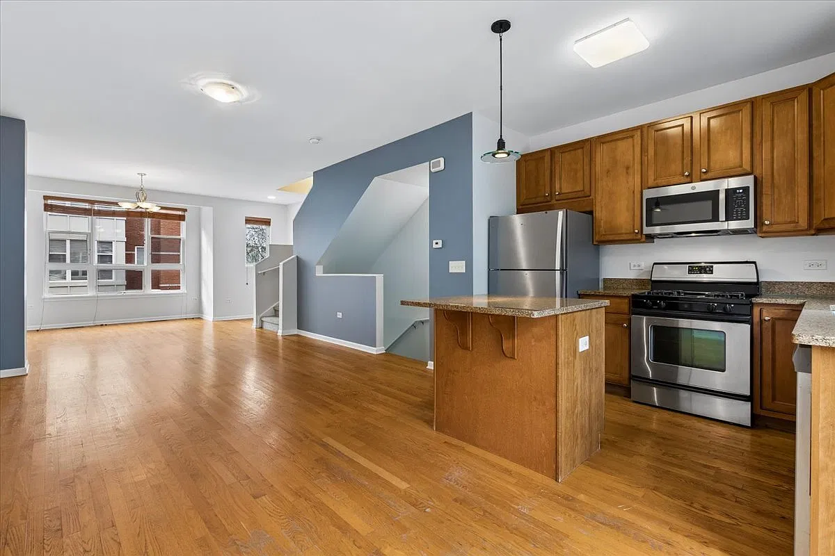 2 bed, 1400 sqft, $2,500 — Photo 4