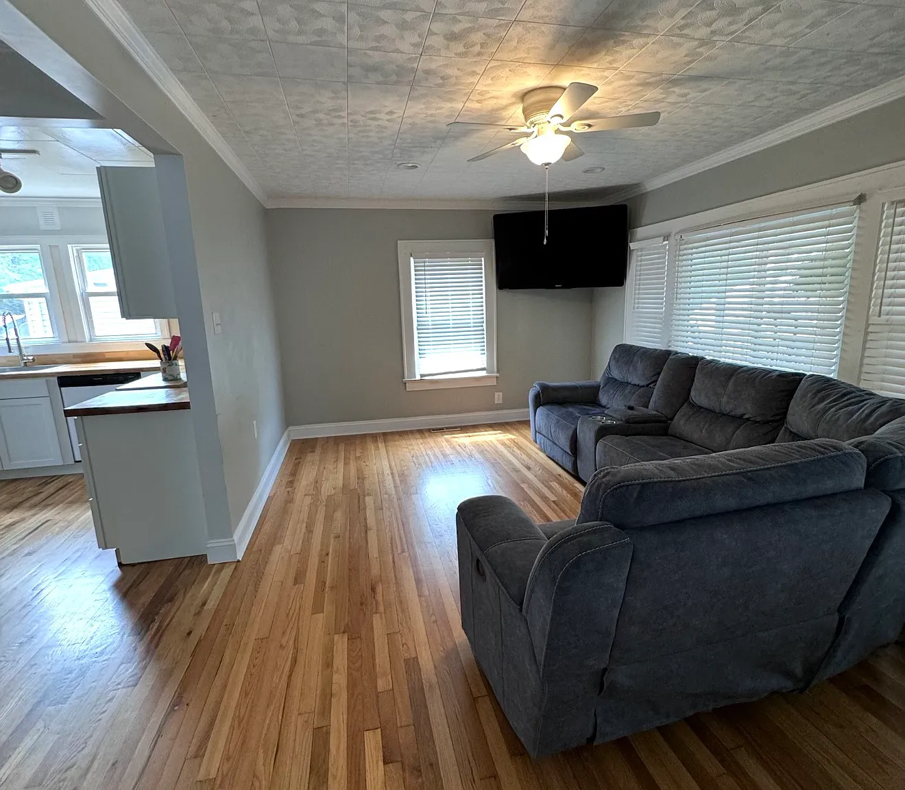 3 bed, 1161 sqft, $1,500 — Photo 2