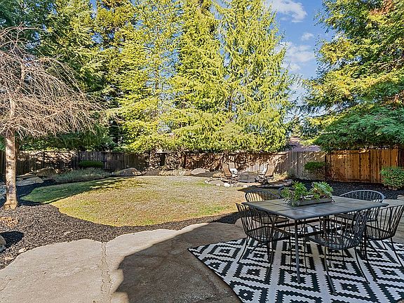 3rd image of 3185 Brackenwood Pl