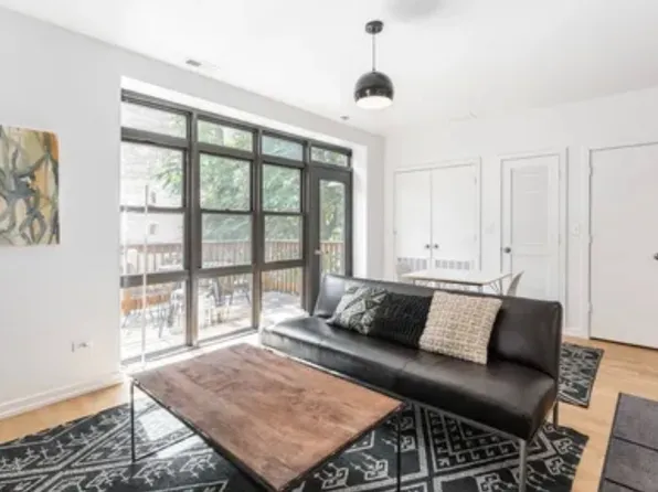 1219 W Gunnison St #1R, Chicago, IL 60640
