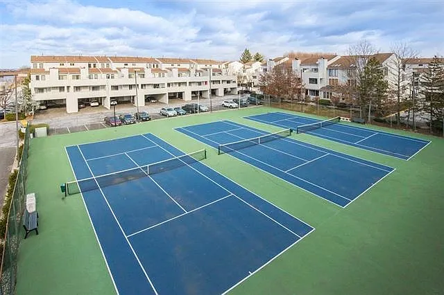 616 Harmon Cove Tower — Photo 15