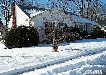 1st image of 620 Hoover Pl