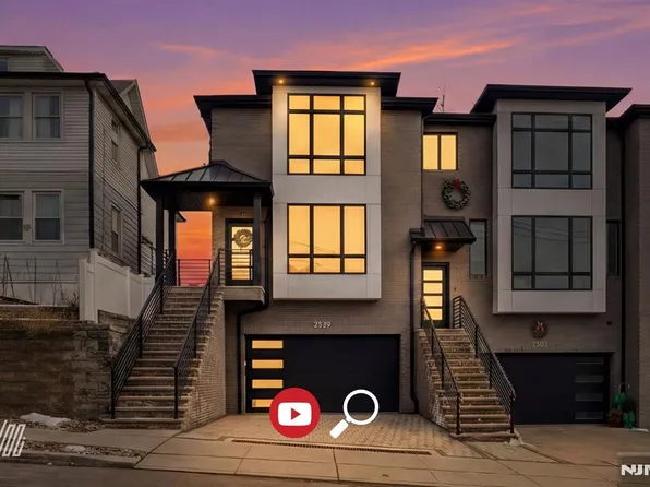 256A 7th St, Palisades Park, NJ 07650