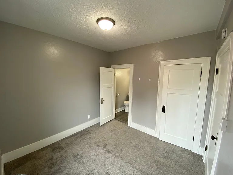 546 Dakota Ave S #1 — Photo 6