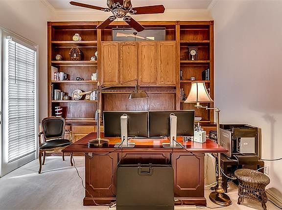 5th image of 830 Parkwood Ct