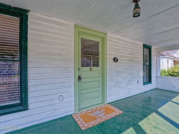 4th image of 970 Main Street