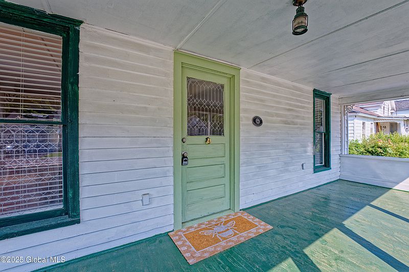 4th image of 970 Main Street