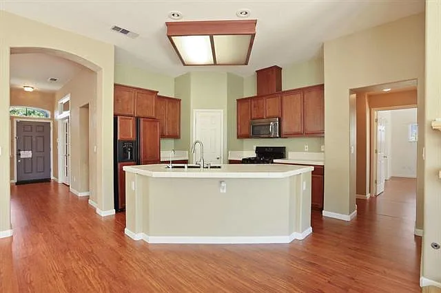 952 Shortland Cir — Photo 2