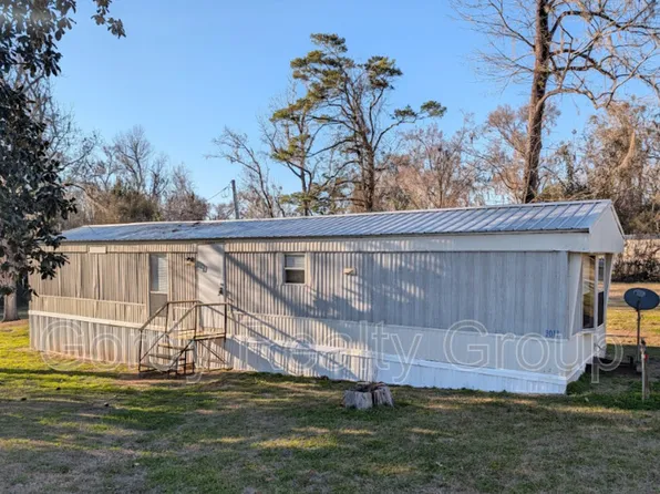 3017 Camp Rd, Marianna, FL 32446