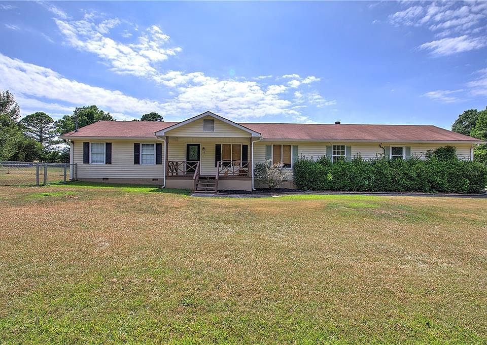 1st image of 15 Richland Dr SW