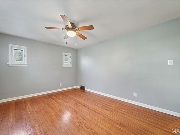 3rd image of 7816 Genesta St