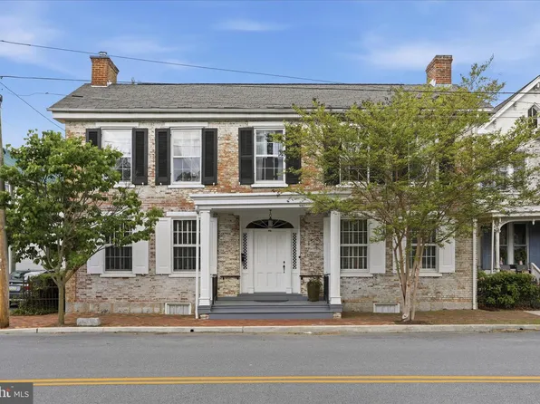 46 N Carlisle St, Greencastle, PA 17225