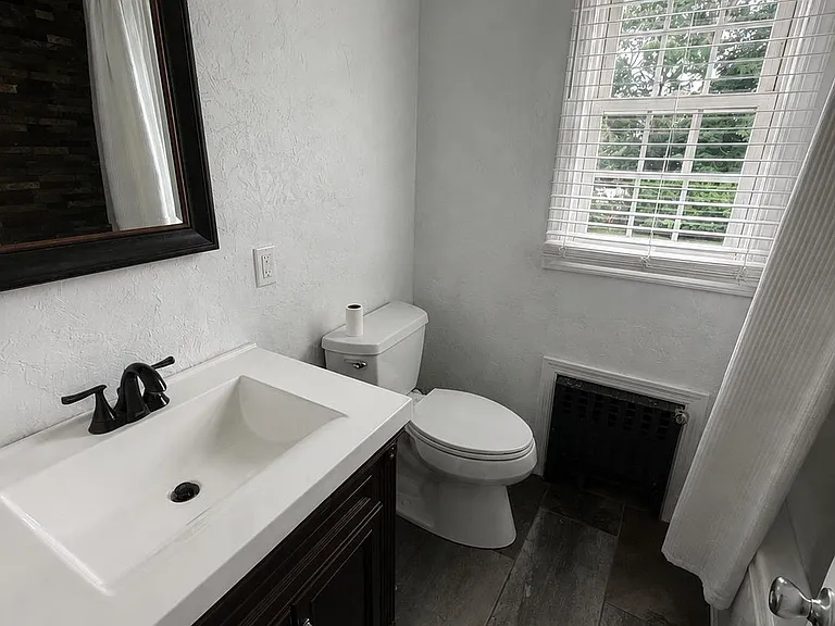 2100 Hillside Ave — Photo 10