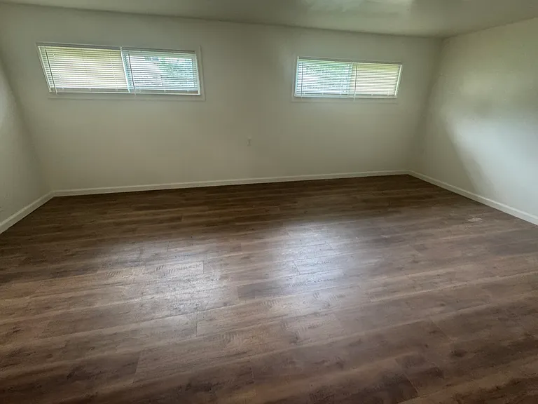 113 Glenrock Dr — Photo 3