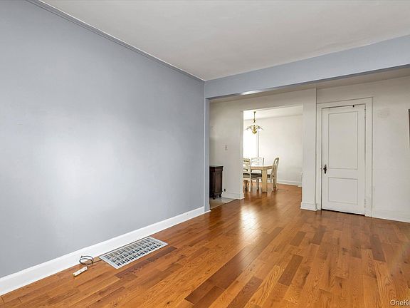 5th image of 343 Nassau Boulevard