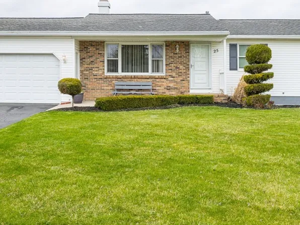 25 Deepwood Dr, Rochester, NY 14606