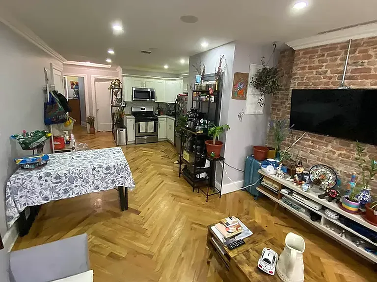 1102 Jefferson Ave #1L — Photo 1
