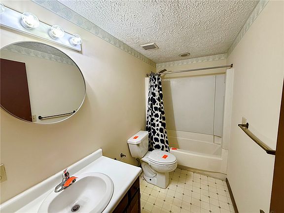 4th image of 120 Sugar Maple Cir