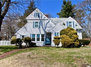 75 Hickory St, Bridgeport, CT 06610