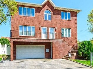 315 Washington Ave #1, New Rochelle, NY 10801