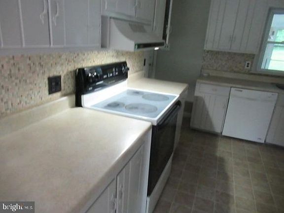 4th image of 413 Piketown Rd